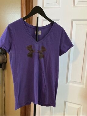 Under Armour Women's Purple V-Neck Logo Tee